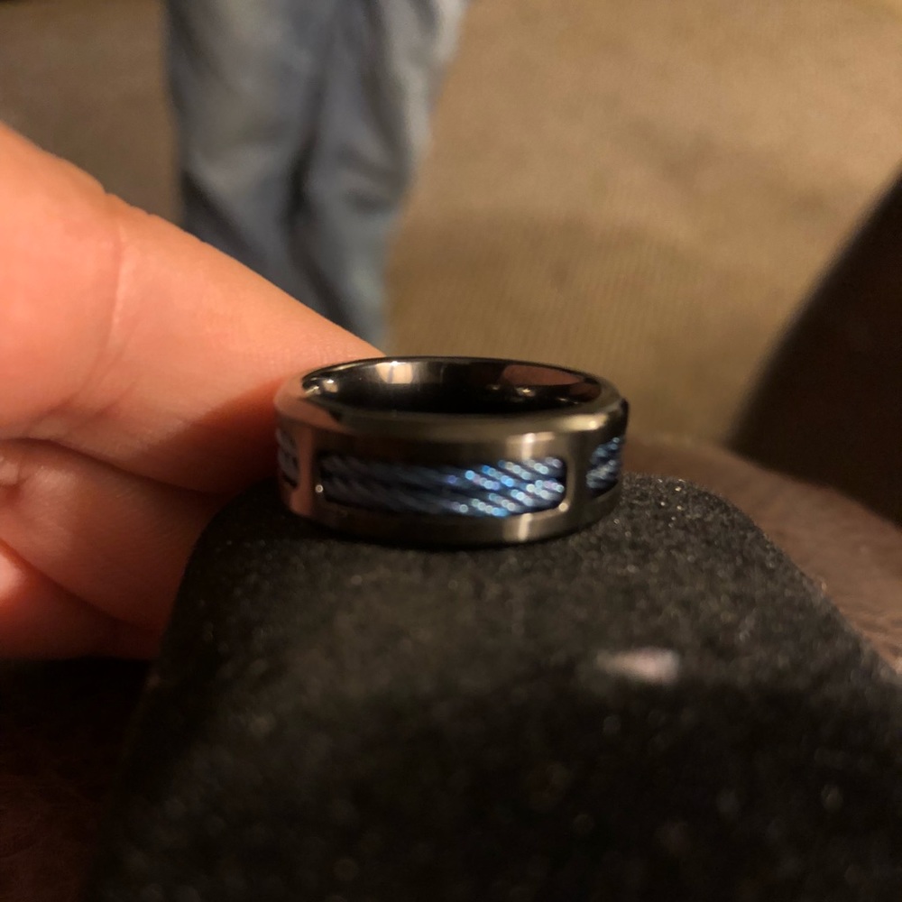 Wedding band size 9 brand new!